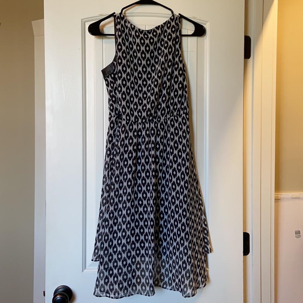 BLACK AND GRAY DRESS - Picture 3 of 3